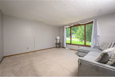 5326 Hillsboro Avenue SE, Canton, OH 44707 - Photo 8