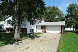 167 Maple St, Jefferson, OH 44047 - Photo 2