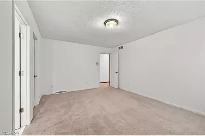 29008 Uxbridge Drive, Willowick, OH 44095 - Photo 18