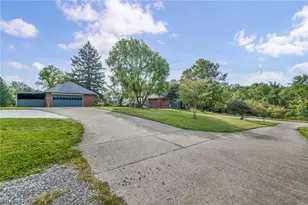 1511 Center Rd, Hinckley, OH 44233 - Photo 4