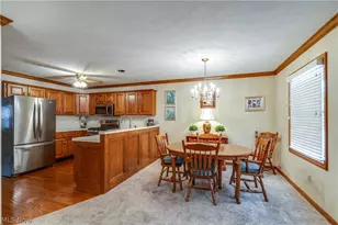 332 W Heatherwood Dr, Barberton, OH 44203 - Photo 8
