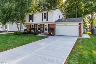 419 Ridgewood Dr, Eastlake, OH 44095 - Photo 2
