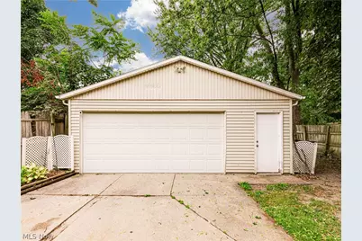 2472 4th Street, Cuyahoga Falls, OH 44221 - Photo 4