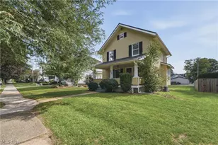 324 Tuscarawas Ave NW, Brewster, OH 44613 - Photo 2