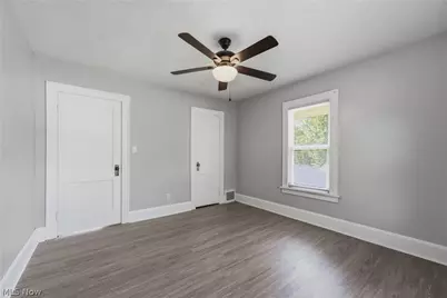324 Tuscarawas Avenue NW, Brewster, OH 44613 - Photo 24