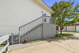 712 Marietta Ln, Marietta, OH 45750 - Photo 6