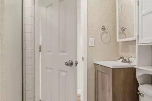 9103 Cranbrook Dr, Northfield Village, OH 44067 - Photo 16
