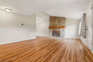 9103 Cranbrook Dr, Northfield Village, OH 44067 - Photo 6