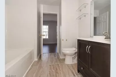 8230 Chester Pkwy Parkway, Loveland, OH 44103 - Photo 14