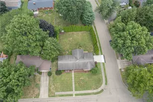 731 Bachtel St SE, North Canton, OH 44720 - Photo 2