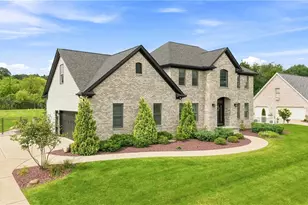 8518 Ivy Hill Dr, Poland, OH 44514 - Photo 2