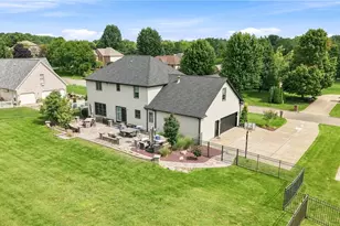 8518 Ivy Hill Dr, Poland, OH 44514 - Photo 4
