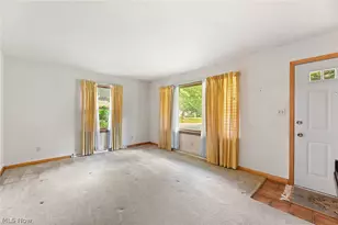 177 N Scranton St, Ravenna, OH 44266 - Photo 2