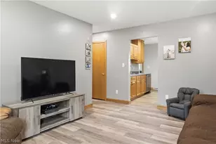 1136 Parkside Ave, Alliance, OH 44601 - Photo 6