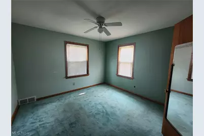 105 Helena Drive, Struthers, OH 44471 - Photo 8