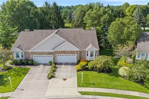 9848 Country Club Cir, Twinsburg, OH 44087 - Photo 2