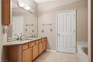 9848 Country Club Cir, Twinsburg, OH 44087 - Photo 30