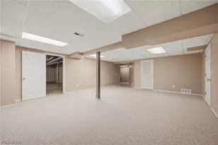 9848 Country Club Cir, Twinsburg, OH 44087 - Photo 32