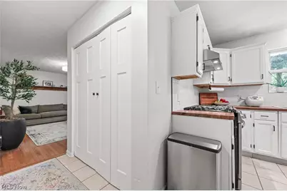 2008 Springfield Lake Boulevard, Akron, OH 44312 - Photo 18