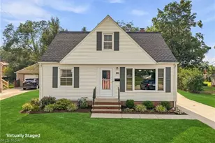 1666 Ridgeview Dr, Wickliffe, OH 44092 - Photo 2