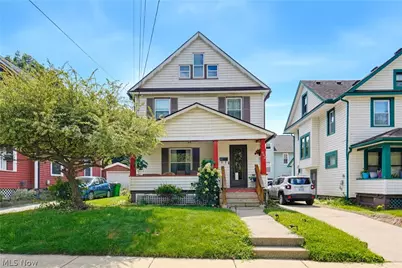982 W Hopocan Avenue, Barberton, OH 44203 - Photo 1