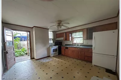 500 N 8th Street, Martins Ferry, OH 43935 - Photo 6