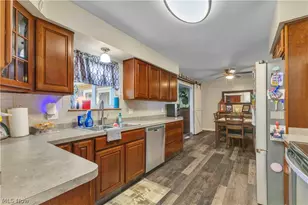 208 Georgia Ave, Elyria, OH 44035 - Photo 8