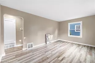 1632 Redwood Ave, Akron, OH 44301 - Photo 16
