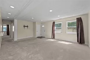 2542 Royal County Down, Uniontown, OH 44685 - Photo 4