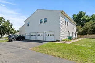 2542 Royal County Down, Uniontown, OH 44685 - Photo 30