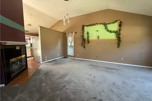 4101 Ivanhoe Dr, Lorain, OH 44053 - Photo 2