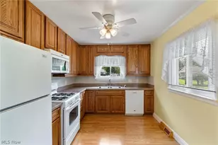 543 Edith Ave, Akron, OH 44312 - Photo 8