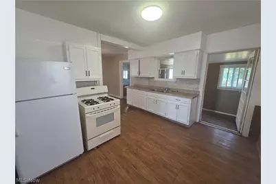 123 E 35th Street, South Lorain, OH 44055 - Photo 16