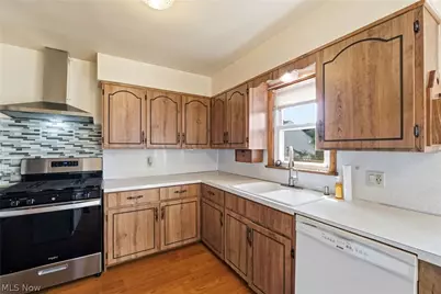 318 Lehigh Avenue, Cuyahoga Falls, OH 44221 - Photo 12