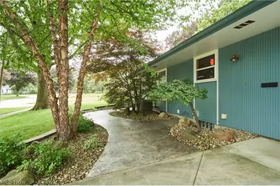 358 Sandhurst Road, Akron, OH 44333 - Photo 38