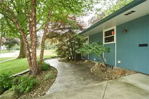 358 Sandhurst Rd, Akron, OH 44333 - Photo 38