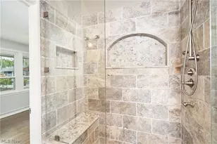 358 Sandhurst Rd, Akron, OH 44333 - Photo 20