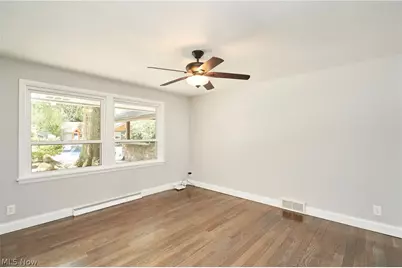 358 Sandhurst Road, Akron, OH 44333 - Photo 16