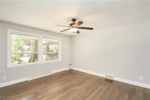 358 Sandhurst Rd, Akron, OH 44333 - Photo 16
