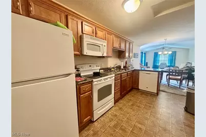 177 Woodbury Glen Street, Hartville, OH 44632 - Photo 6