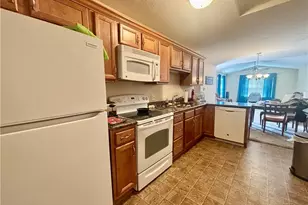 177 Woodbury Glen St, Hartville, OH 44632 - Photo 6