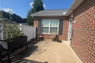 177 Woodbury Glen St, Hartville, OH 44632 - Photo 4