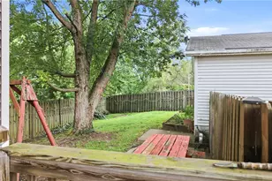 301 Porter Ave, Campbell, OH 44405 - Photo 10