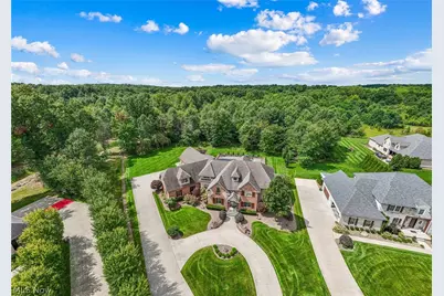 1555 Fox Den Court, Canfield, OH 44406 - Photo 4
