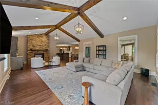 1555 Fox Den Ct, Canfield, OH 44406 - Photo 6