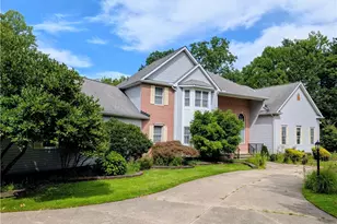 10665 Mt Royal Dr, Concord Twp, OH 44077 - Photo 2