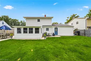 209 Shelton Blvd, Eastlake, OH 44095 - Photo 2