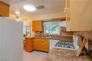 1639 Coventry Rd NE, Massillon, OH 44646 - Photo 10