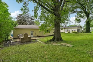 557 Hartzell Dr, Barberton, OH 44203 - Photo 22