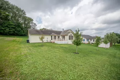1751 Sandlewood Drive SE, New Philadelphia, OH 44663 - Photo 4